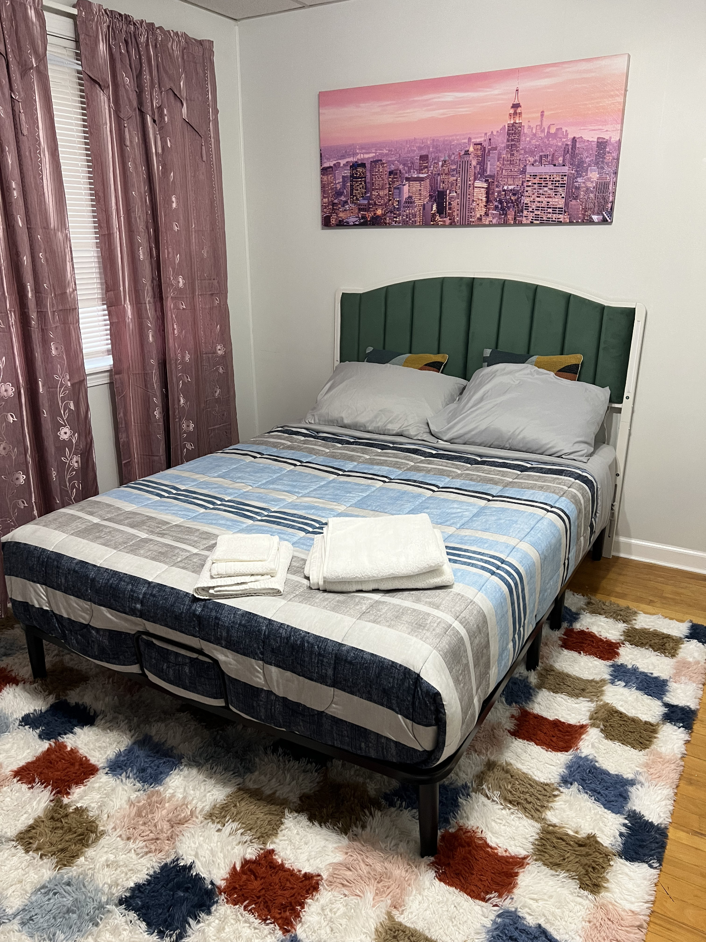 Spacious 4BR Entire Apartment | Free Parking