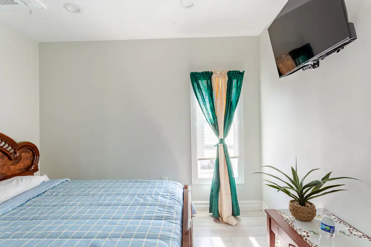 Private Room in 2BR | Fall River | Free Parking