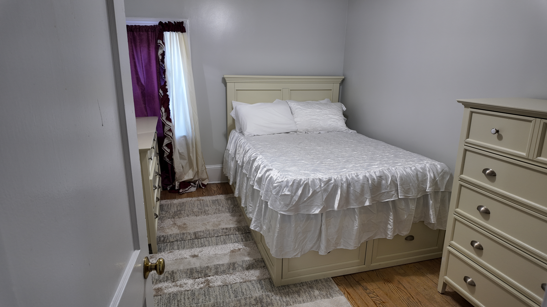 Private Room Fall River MA | Free Parking | WIFI